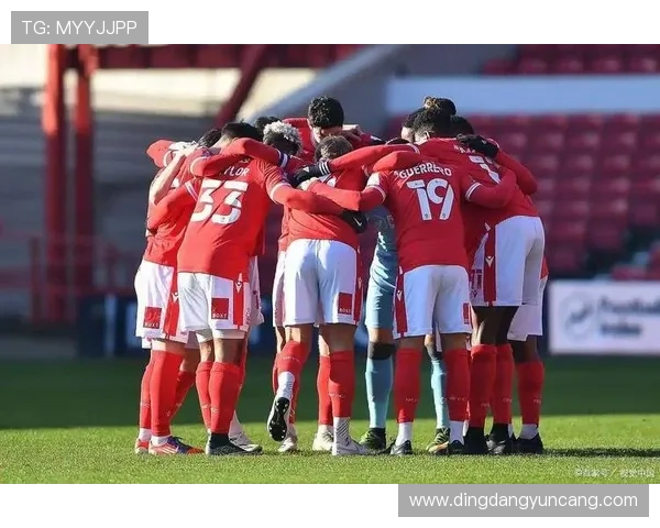 西汉姆联迎来新援补强阵容 力图冲击欧洲赛场名额