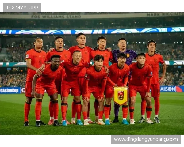 中国足球新星崛起 国足备战世预赛展现年轻力量蓄势待发