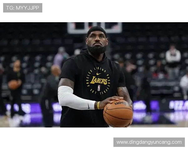 詹姆斯率湖人强势反弹西部格局再起波澜引热议季后赛前景成焦点